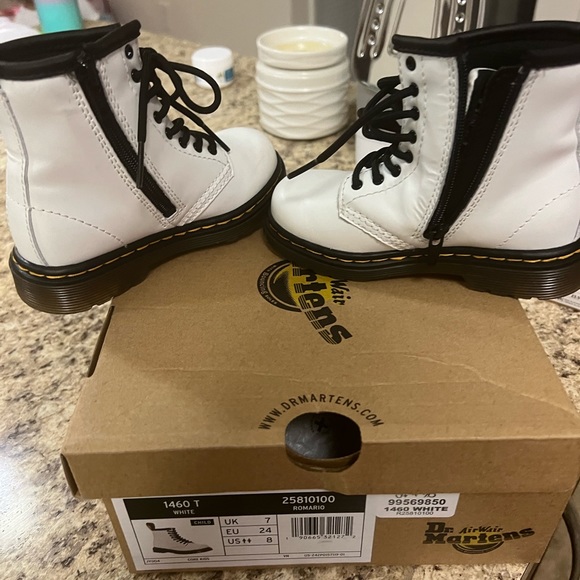 Toddler Doc Martens - Picture 4 of 4